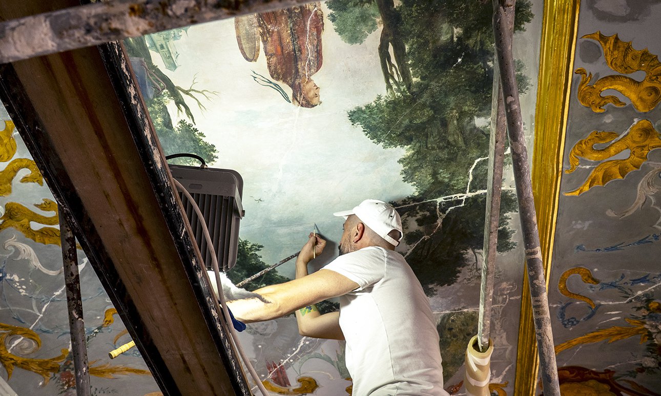 В Петергофе реставрируют дворец Монплезир (фото 1)