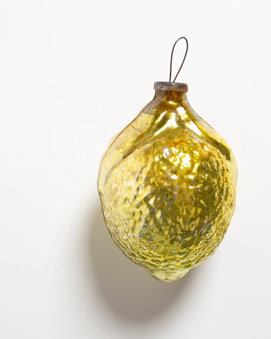 JW Anderson выставил на продажу коллекцию винтажных елочных игрушек (фото 3)