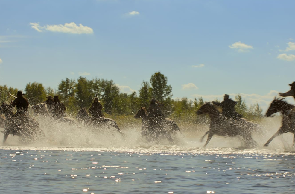 «Эмили в Париже» и «Фоллаут»: какие сериалы смотреть в декабре (фото 1)