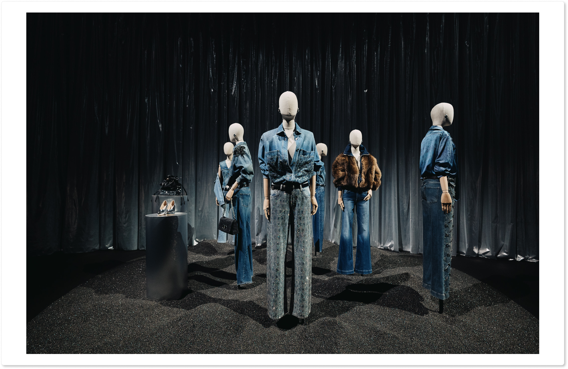 Деним, стразы, бахрома: новая глава бренда Liu Jo (фото 2)