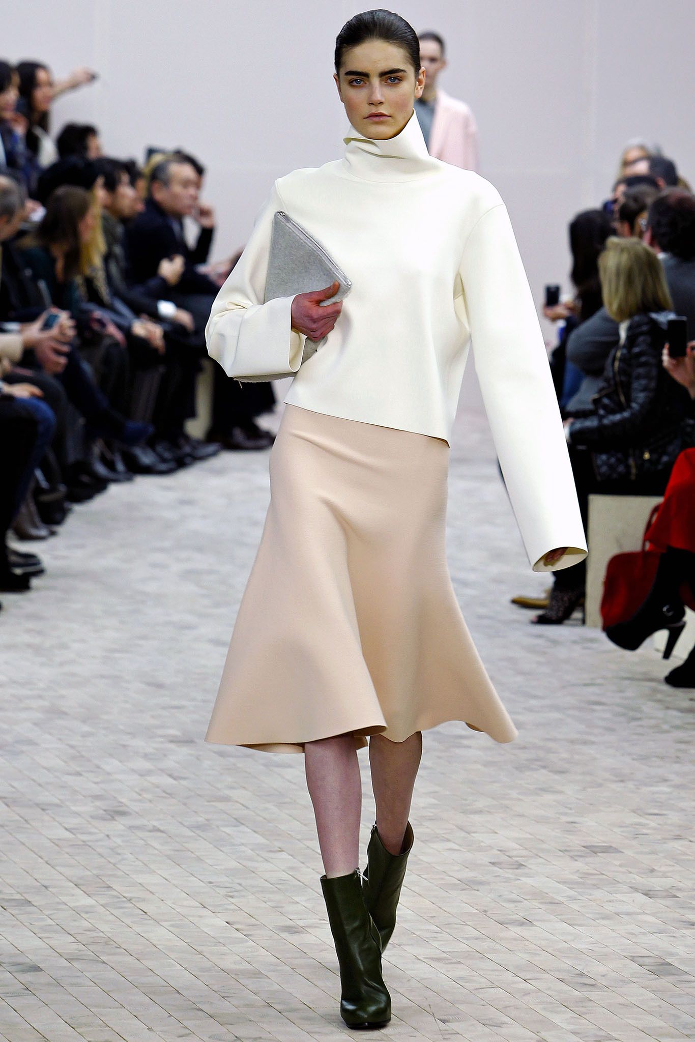 От детской обуви до сумки Luggage: история Céline длиной в 80 лет (фото 27)