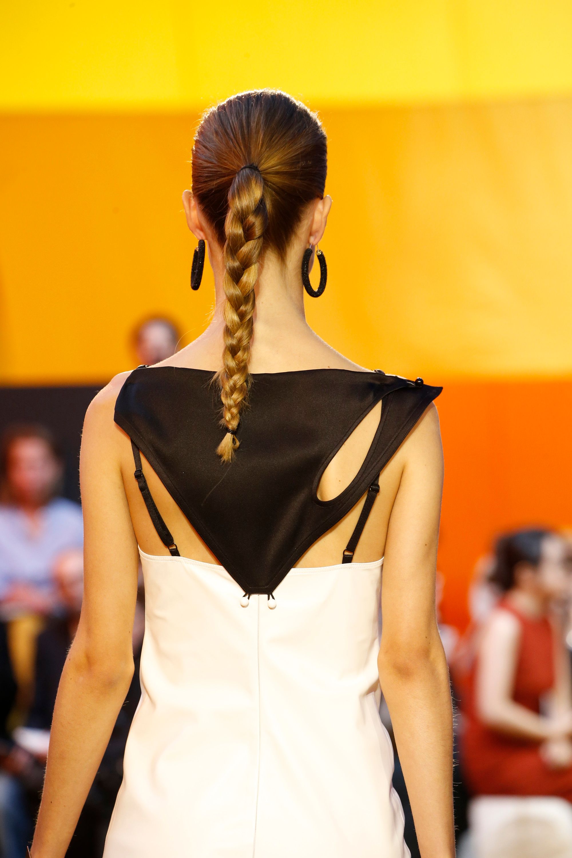 От детской обуви до сумки Luggage: история Céline длиной в 80 лет (фото 30)