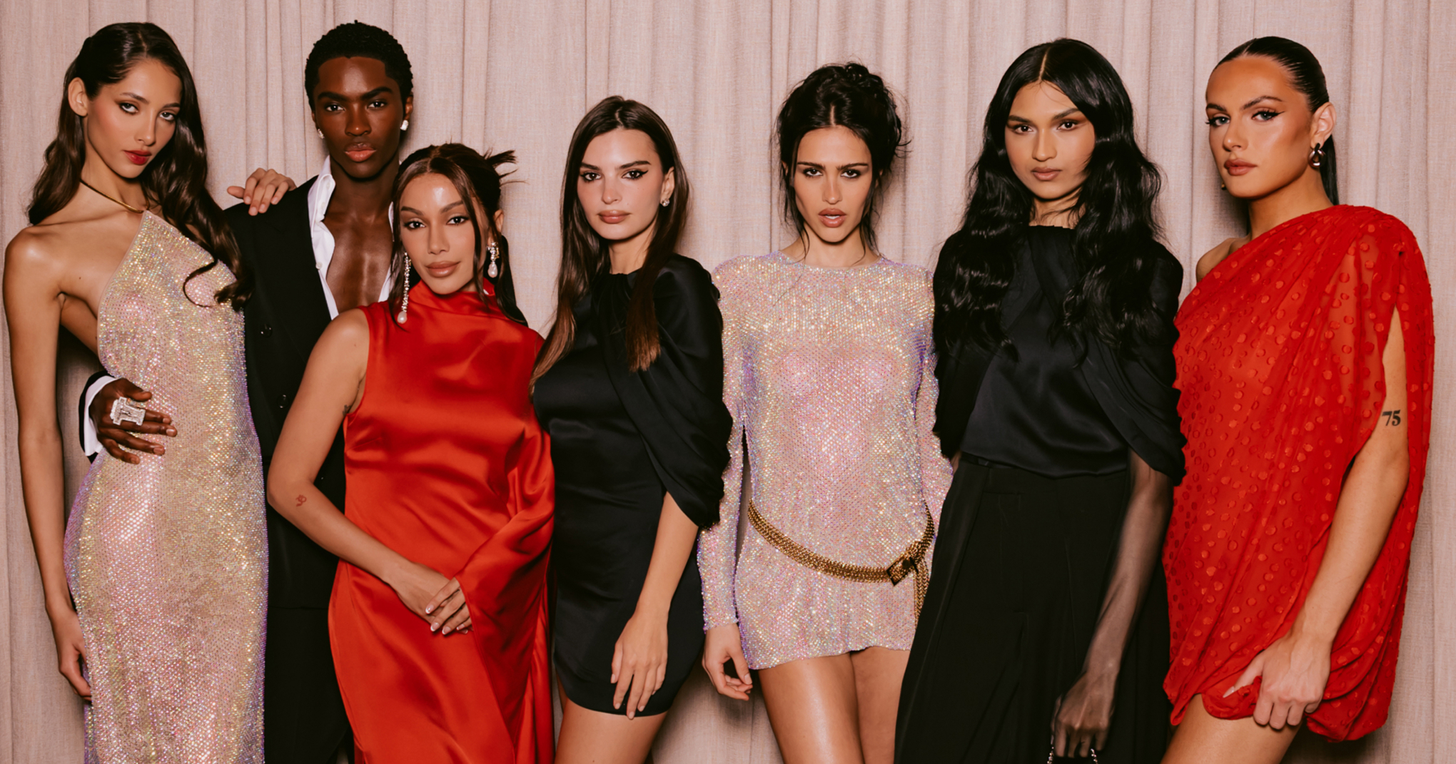 Эмили Ратаковски станет лицом совместного дропа H&M и Stella McCartney (фото 1)