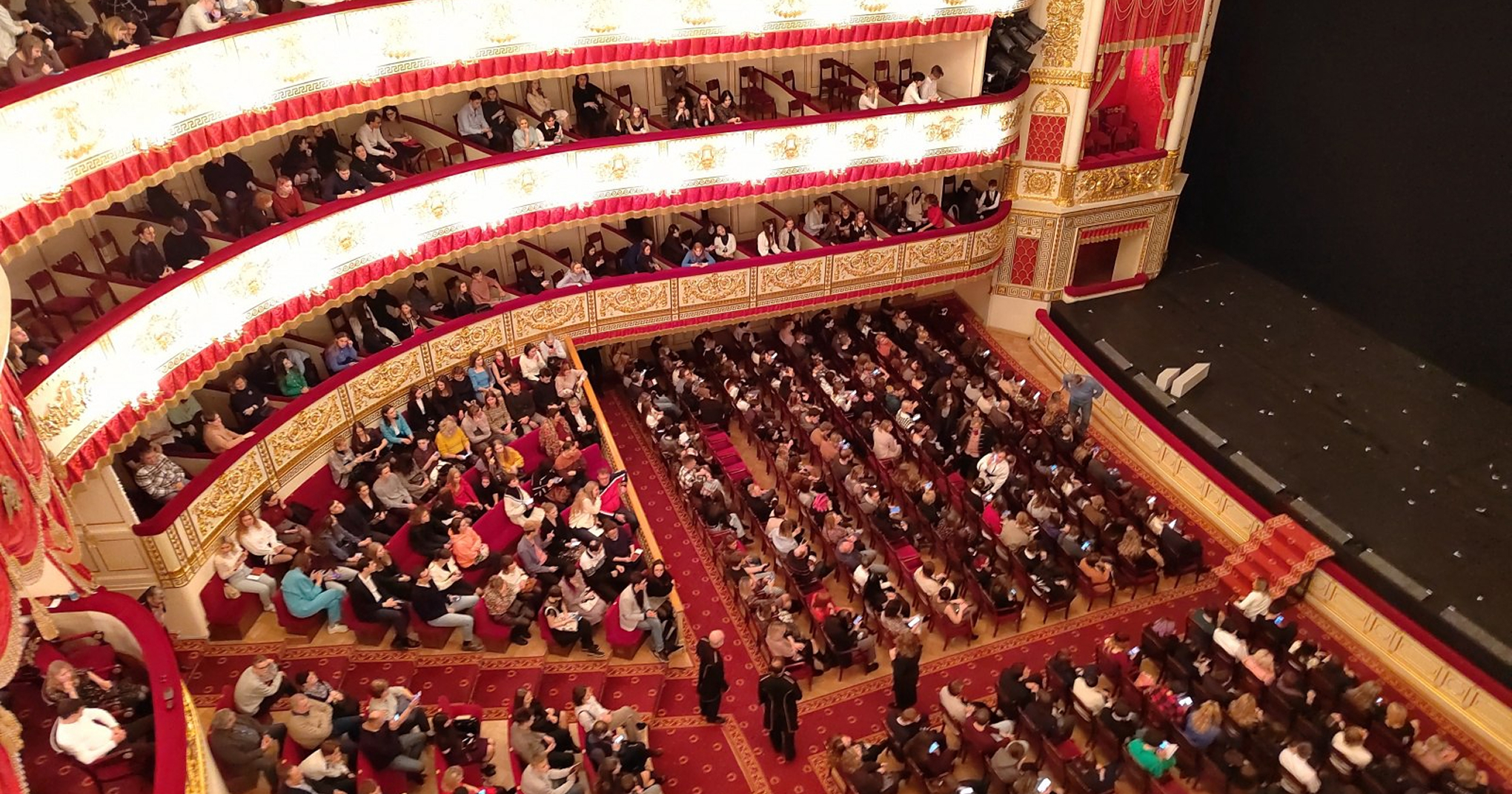 Экспериментальные спектакли на стыке театра и науки покажут в Александринке (фото 1)