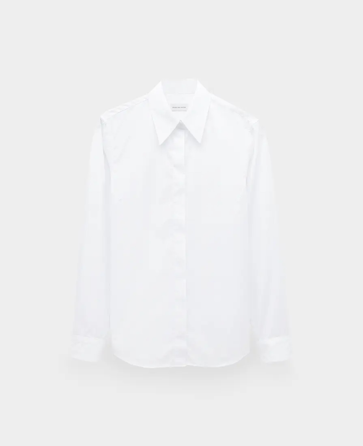 «Облачный танцор»: 40 вещей в главном цвете 2026 года по версии Pantone (фото 47)