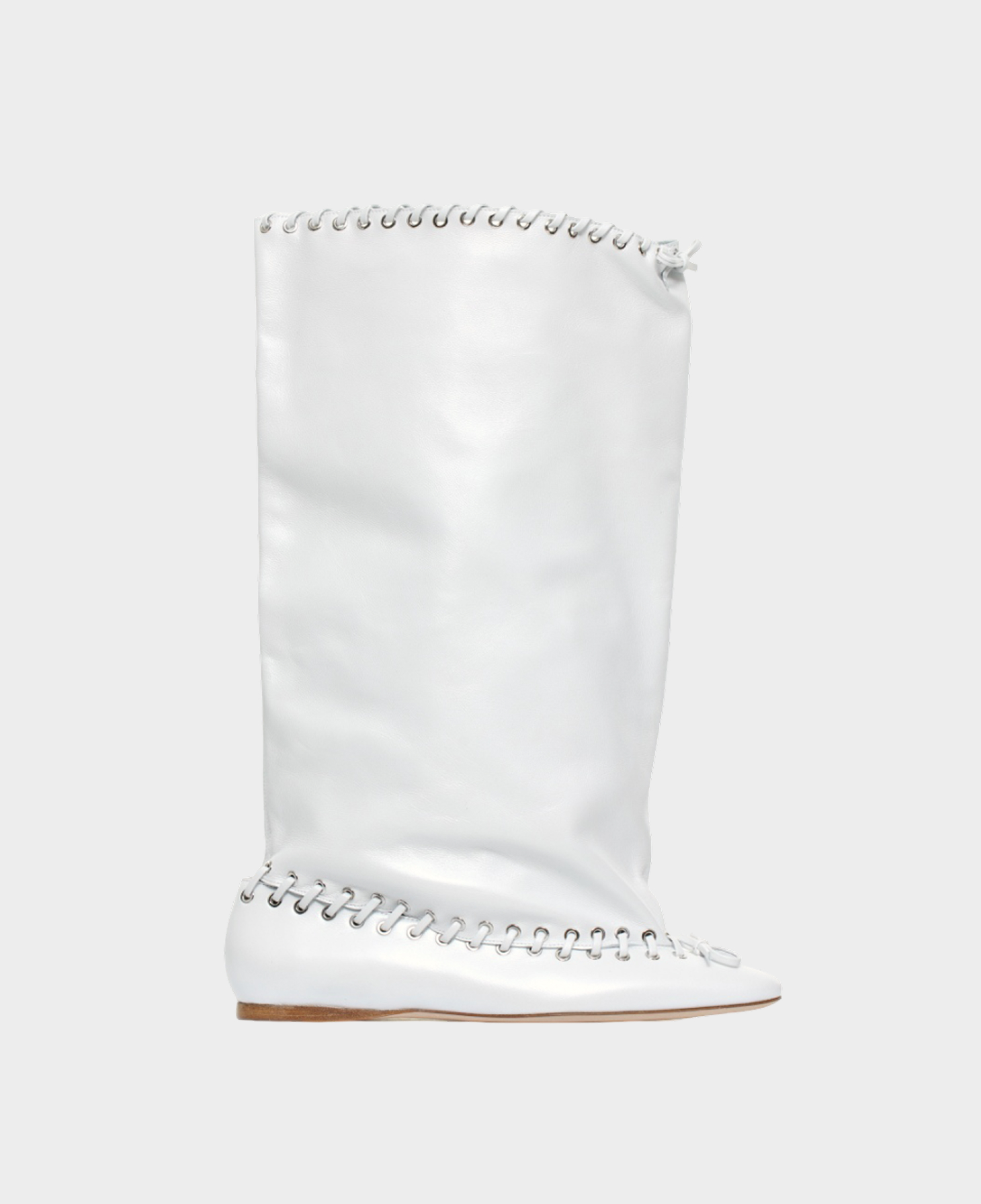 «Облачный танцор»: 40 вещей в главном цвете 2026 года по версии Pantone (фото 43)