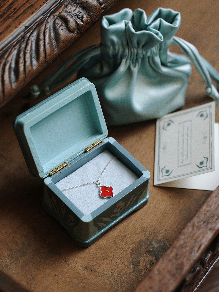 Новогодние дропы Cois и Hass: что нового в коллекциях локальных брендов (фото 3)