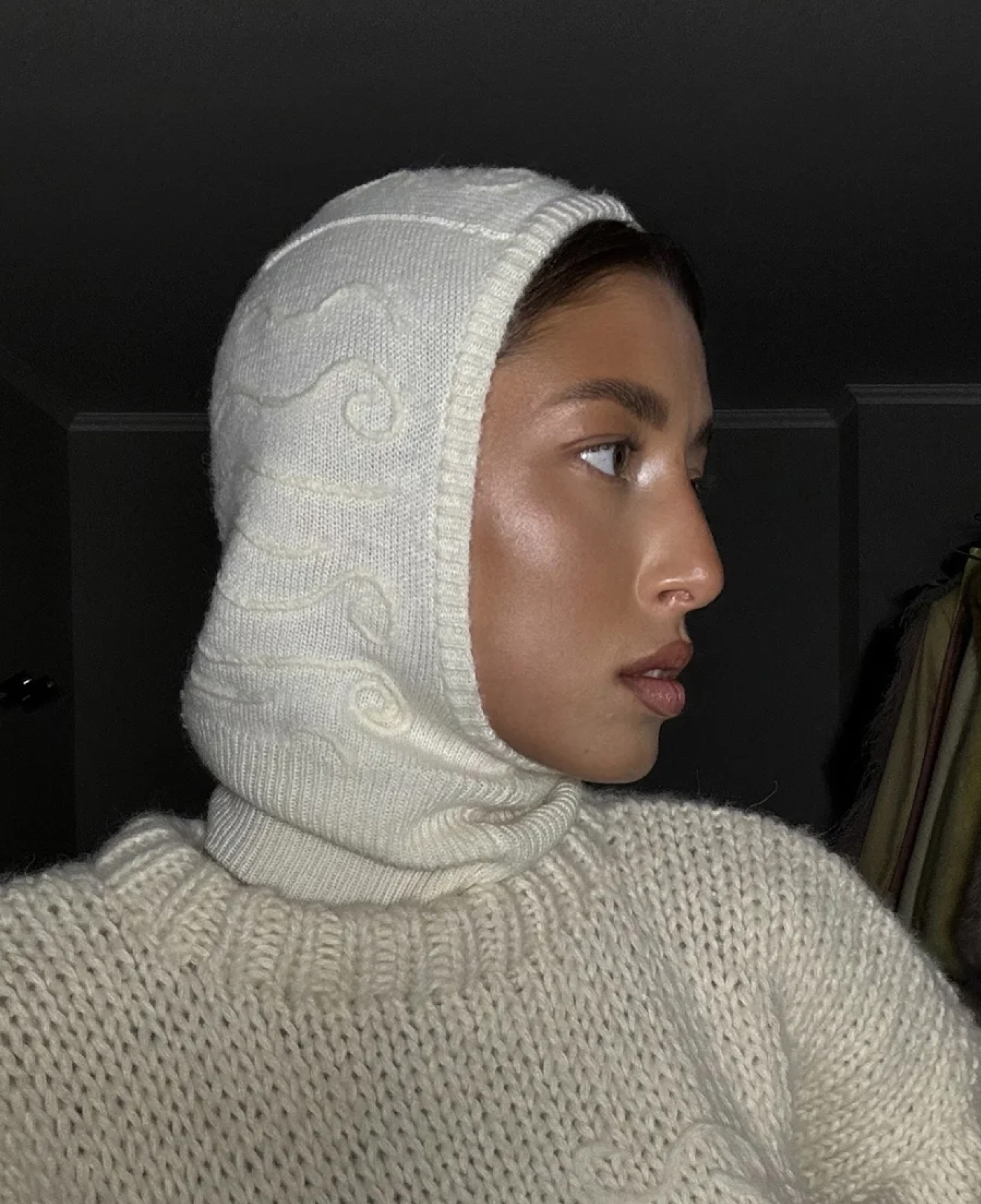 «Облачный танцор»: 40 вещей в главном цвете 2026 года по версии Pantone (фото 39)