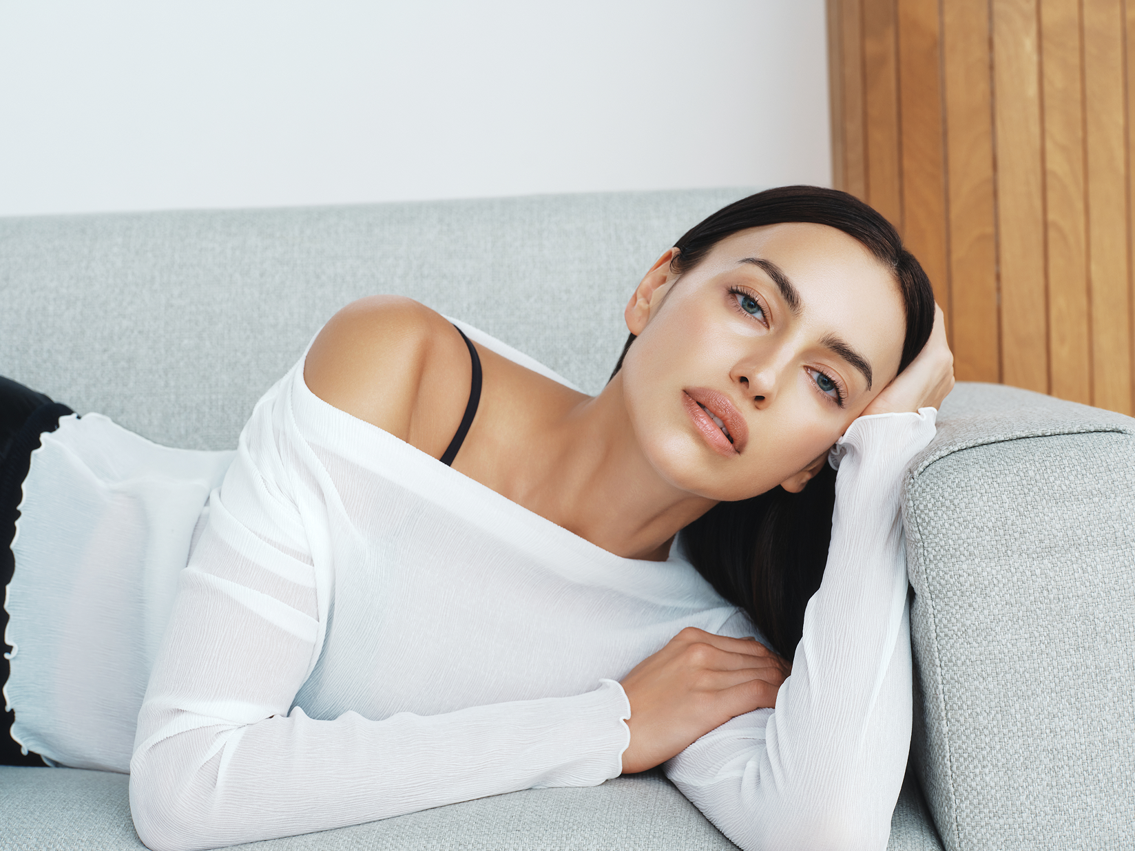 Ирина Шейк и культовые бьюти-средства. Все, что нужно знать о новой рекламной кампании d’Alba (фото 11)