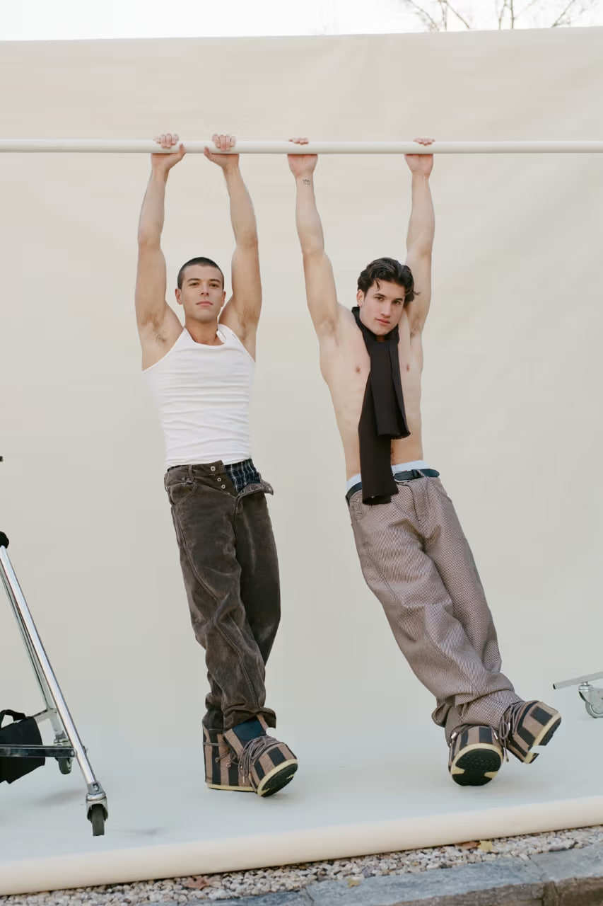 Бренды Jacquemus и Moon Boot выпустили зимнюю обувь (фото 5)