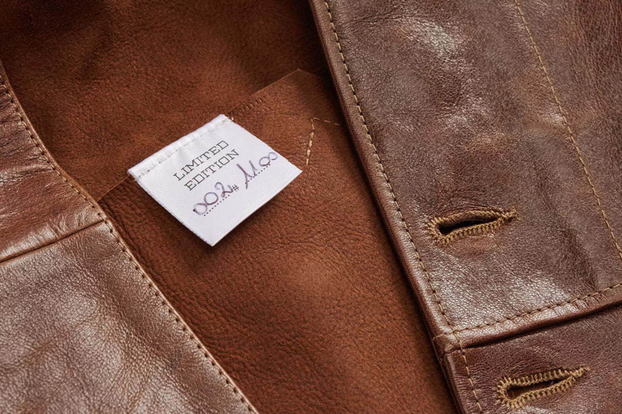 Бренд Levi's создал репродукцию кожаной куртки Альберта Эйнштейна (фото 4)