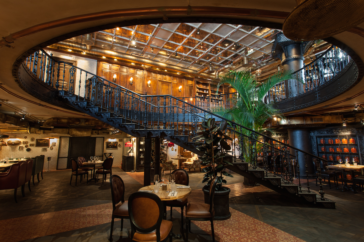 «Турандот», «Сахалин» и «Метрополь»: где в Москве праздновать Новый год 2026 (фото 16)