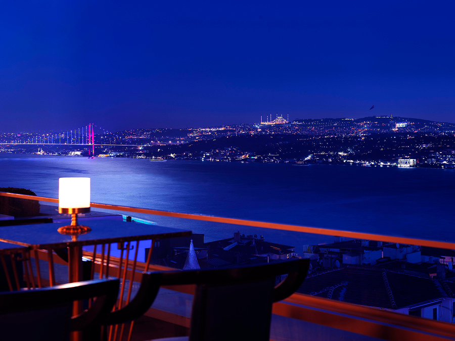 CVK Park Bosphorus Hotel Istanbul приглашает отметить первую ночь нового года на крыше отеля (фото 2)
