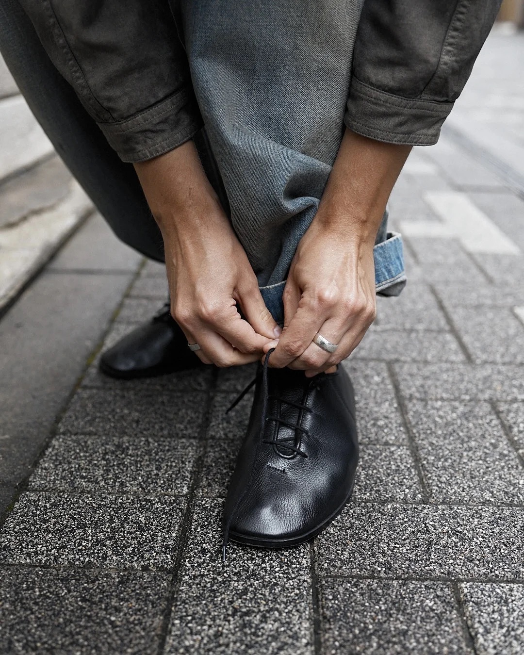 Смокинги, оверсайз-пиджаки и худи: в чем встречать Новый год 2026 мужчинам (фото 5)