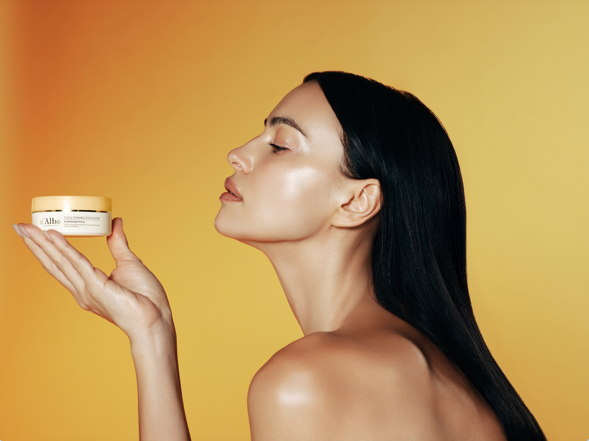 Ирина Шейк и культовые бьюти-средства. Все, что нужно знать о новой рекламной кампании d’Alba (фото 8)