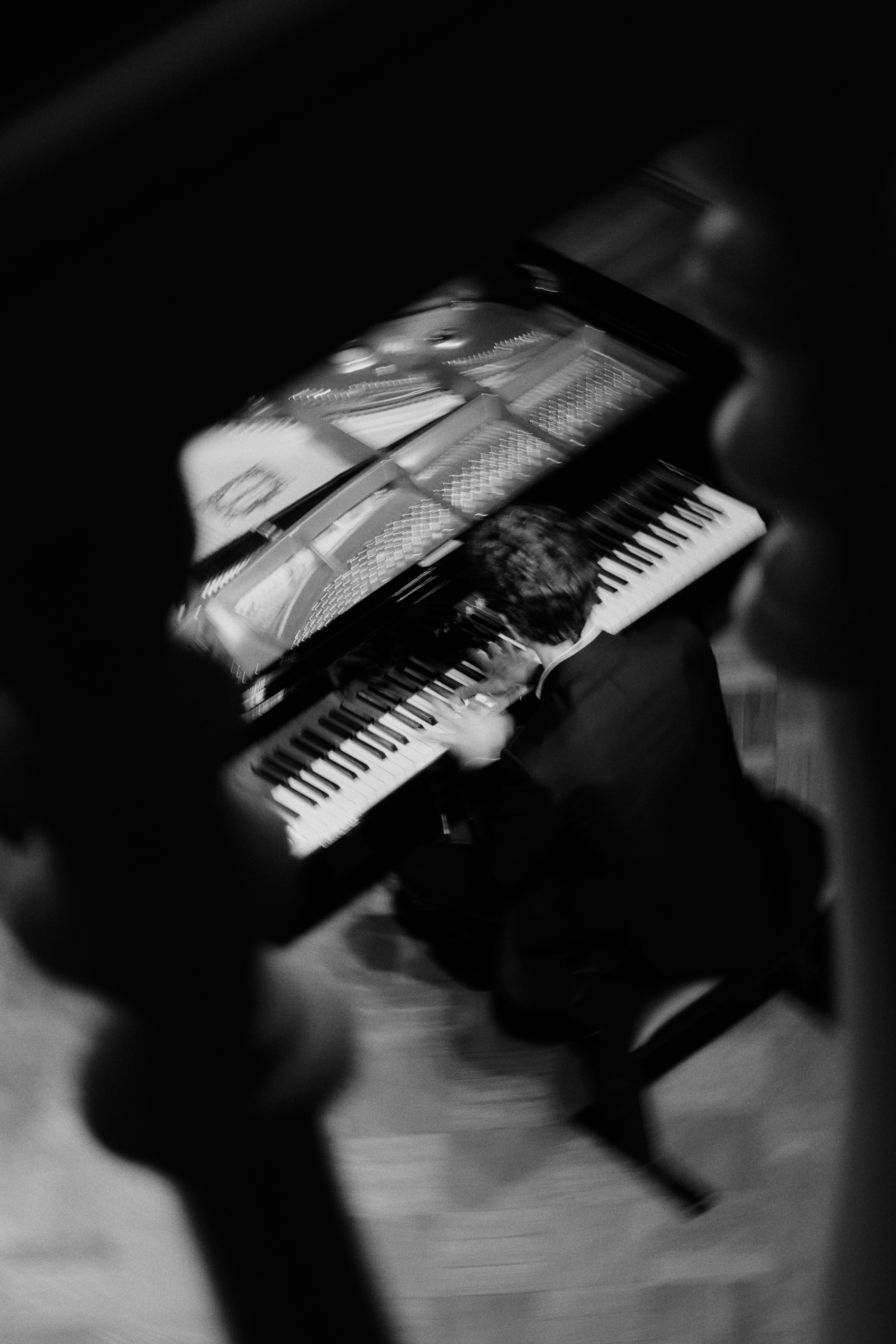 Booroom Gallery провела сольный концерт пианиста Константина Емельянова (фото 1)