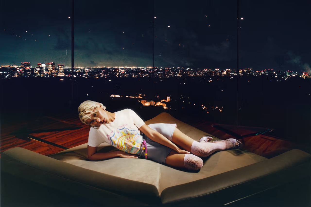 Модель Айрис Лоу снялась в кампании бренда Casablanca (фото 3)