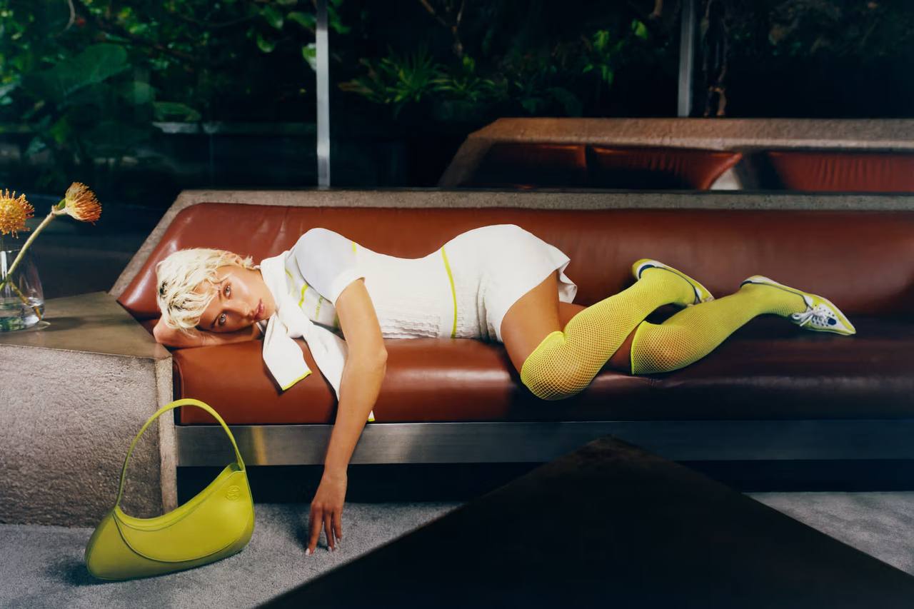 Модель Айрис Лоу снялась в кампании бренда Casablanca (фото 1)