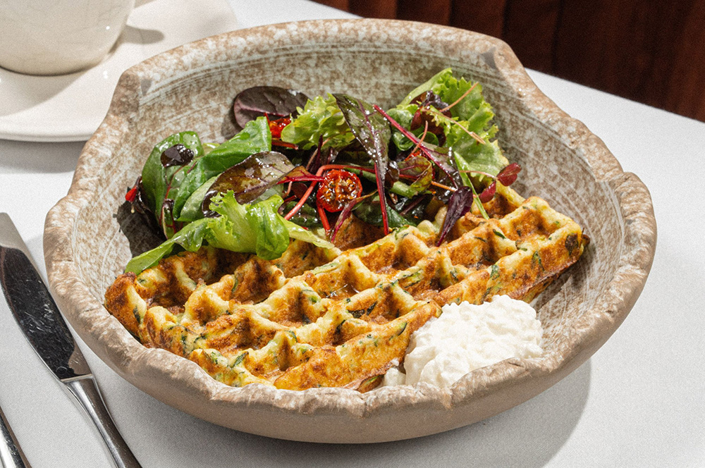 Новости ресторанов: осетр с овощами, оливье с говяжьим языком и заливное из краба (фото 2)