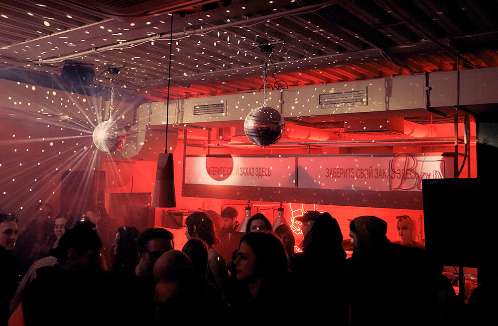 Новости ресторанов: осетр с овощами, оливье с говяжьим языком и заливное из краба (фото 12)