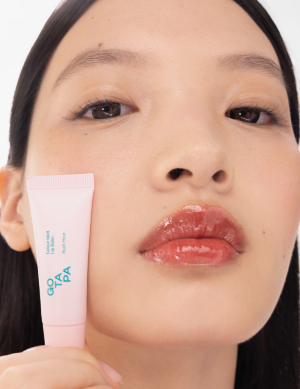 Кампейн Darling* и коллаборация Vivienne Sabó: что нового в коллекциях бьюти-брендов (фото 8)