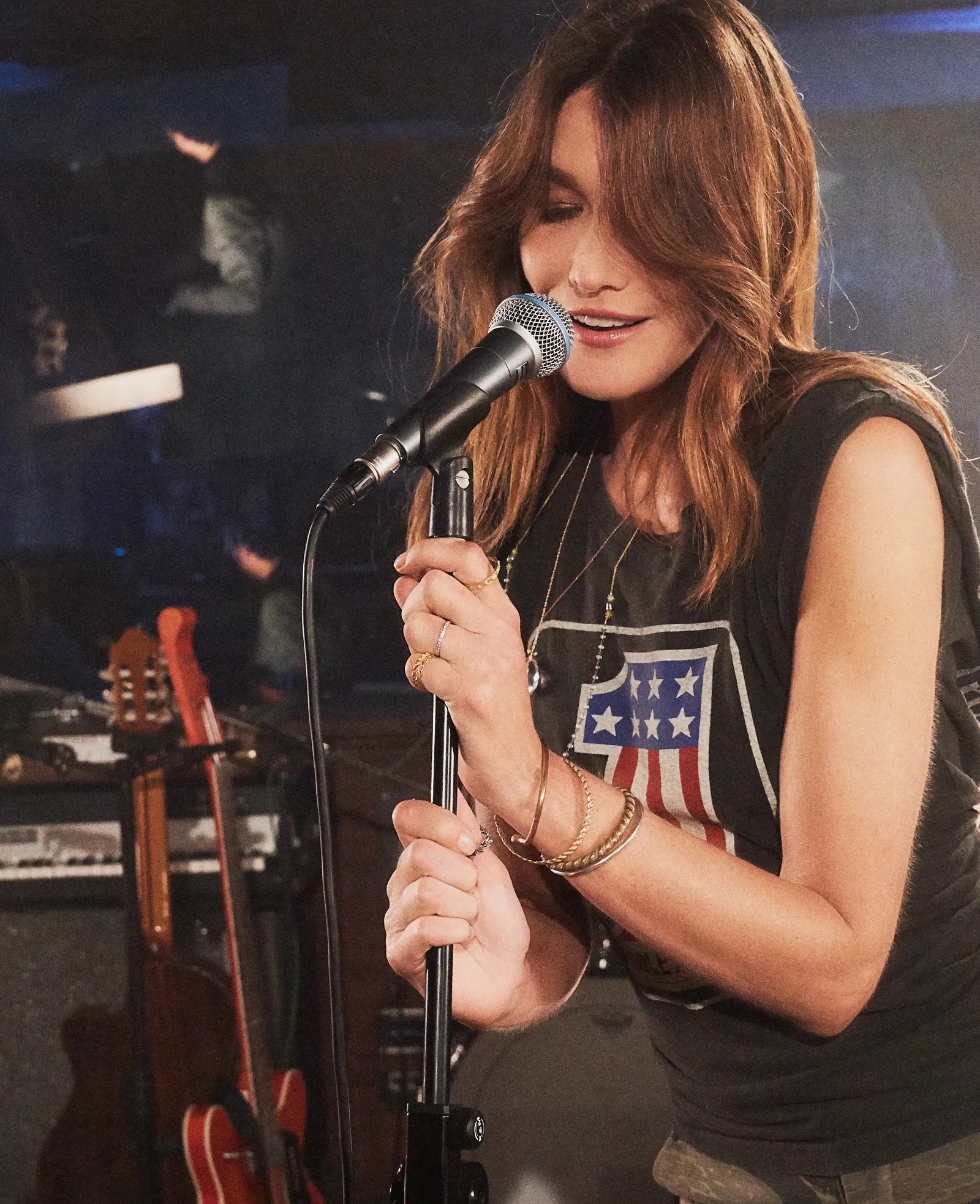 Муза Ива Сен-Лорана и первая леди Франции: Карла Бруни в 10 фотографиях (фото 7)