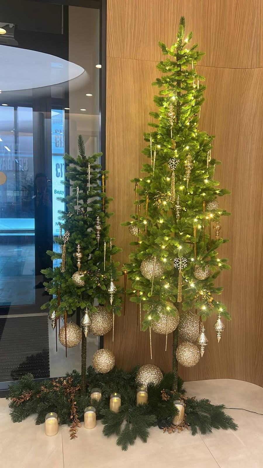 Компания MR декорировала офисы продаж к праздникам (фото 5)