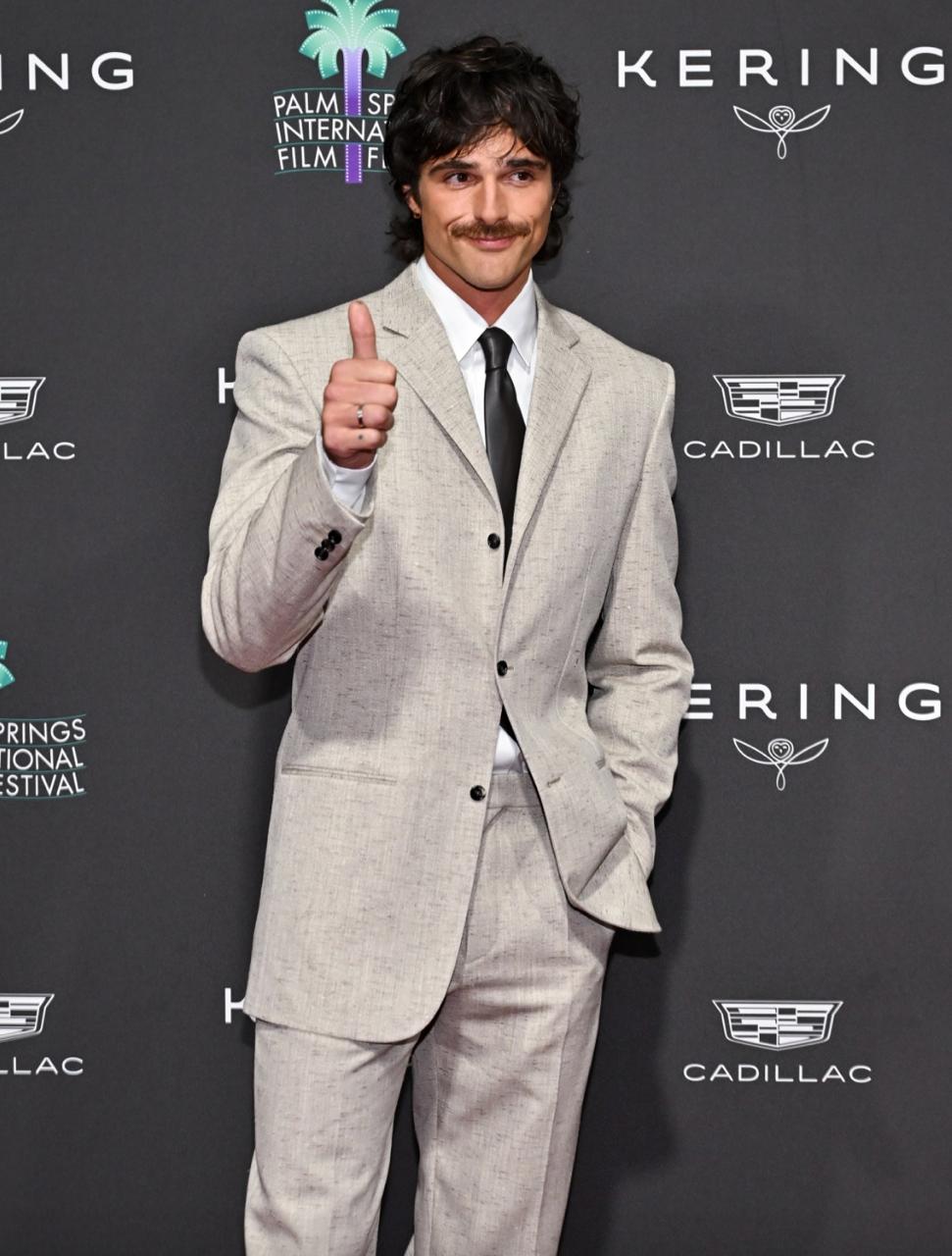 Тимоти Шаламе и Леонардо Ди Каприо стали победителями Palm Springs Film Festival (фото 1)