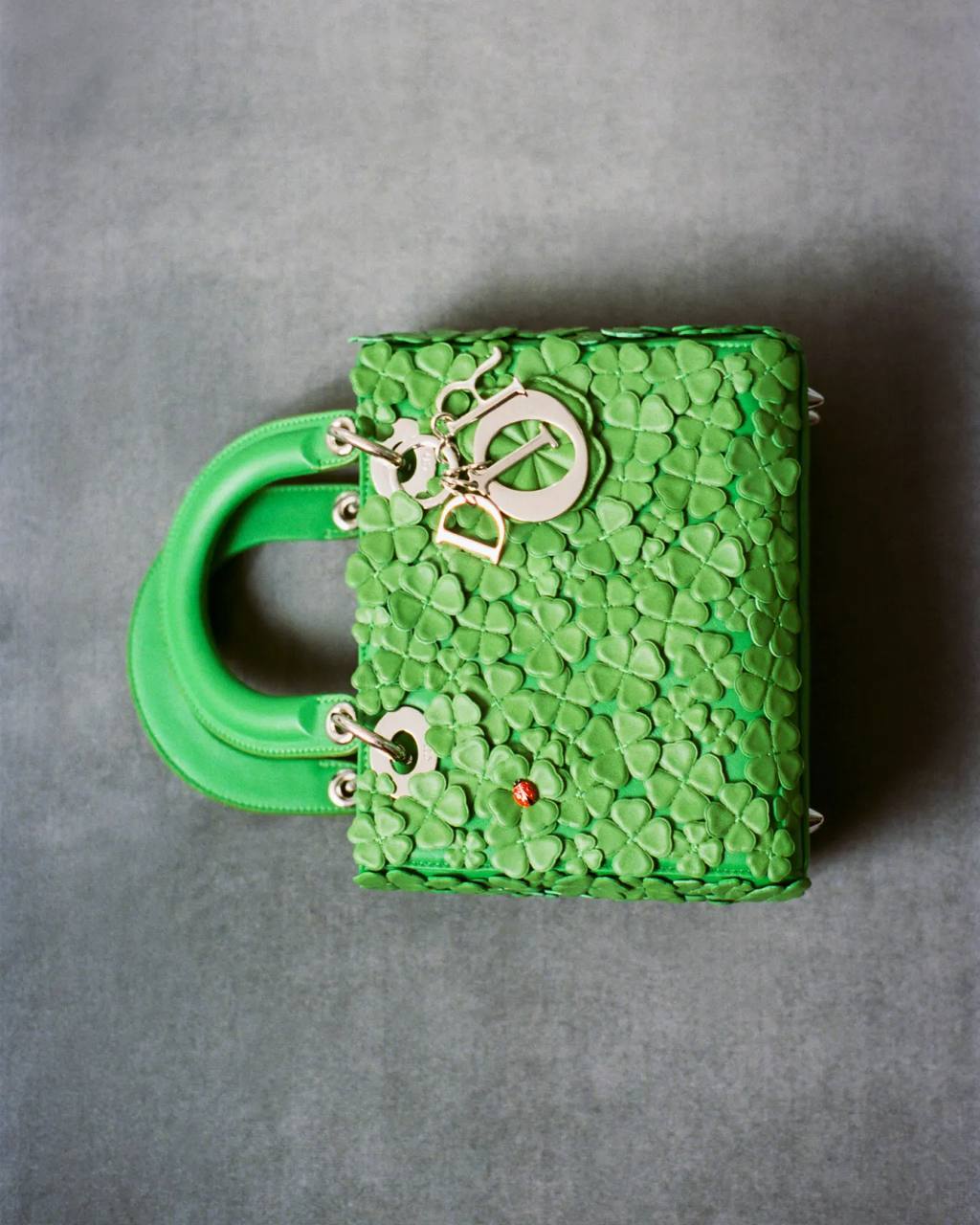 Сумки Lady Dior и Bow поступили в продажу (фото 2)