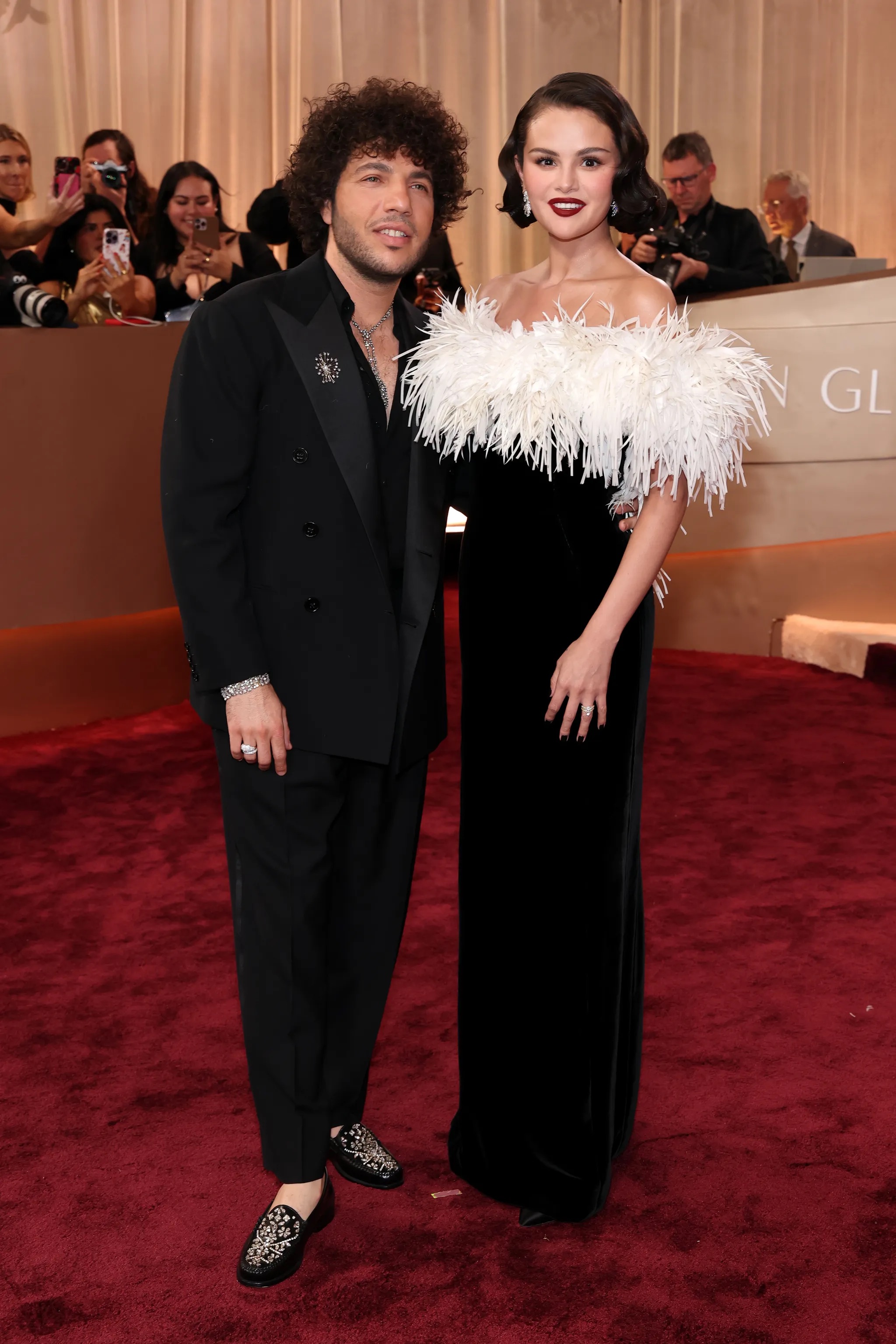 Селена Гомес в Chanel и Ариана Гранде в Vivienne Westwood: красная дорожка «Золотого глобуса — 2026» (фото 5)