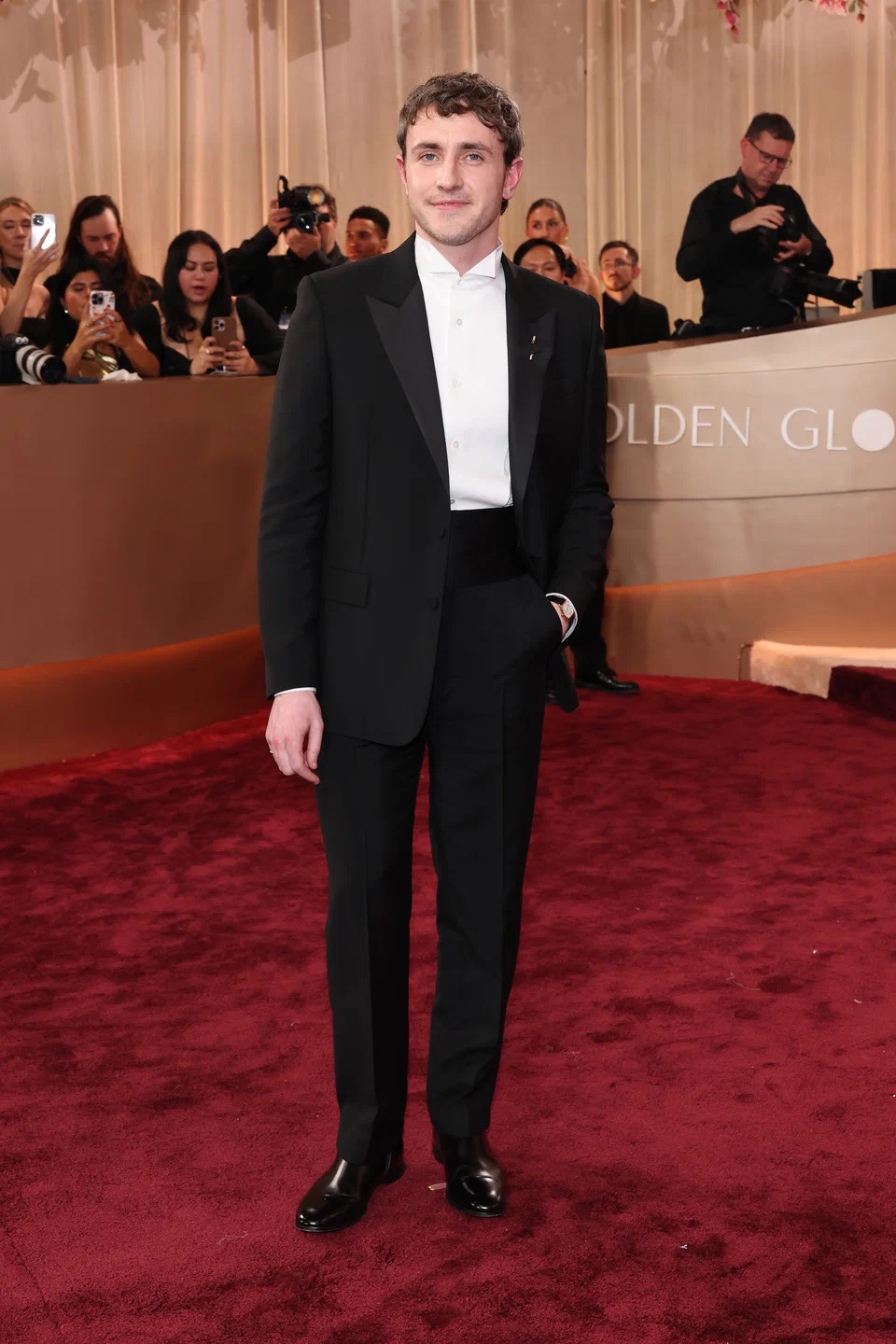 Селена Гомес в Chanel и Ариана Гранде в Vivienne Westwood: красная дорожка «Золотого глобуса — 2026» (фото 31)