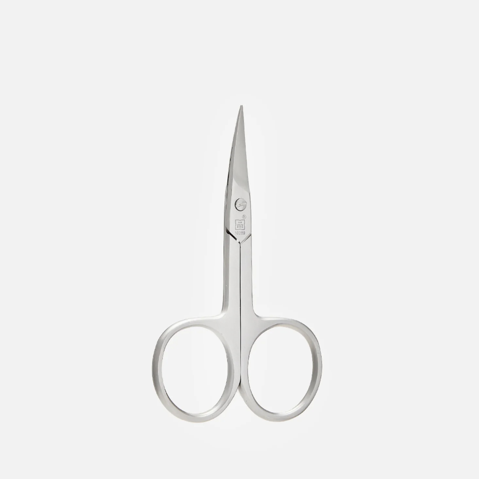 Масла для кутикулы и укрепляющие лаки: 15+ средств для ухода за ногтями (фото 16)