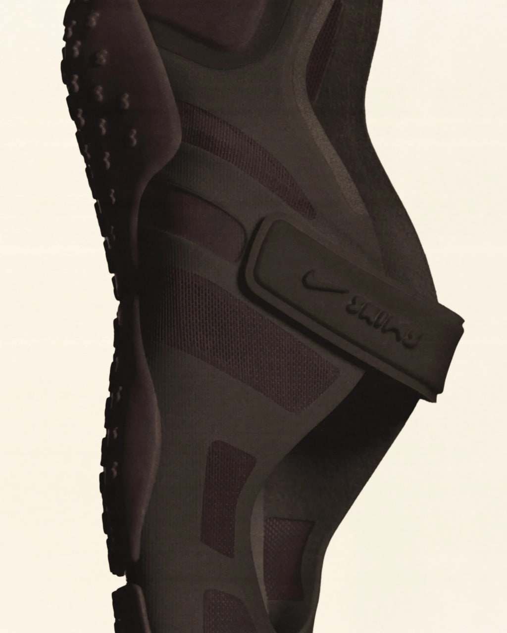 Nike и Skims выпустили первую совместную пару обуви (фото 5)