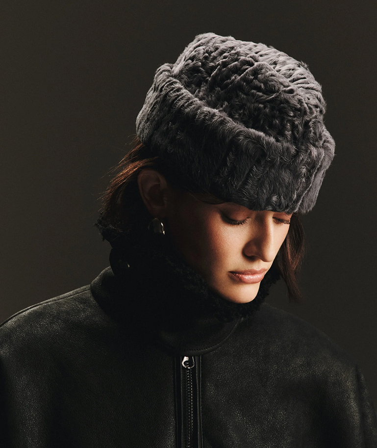 Голову в тепле. 20 модных шапок и головных уборов на зиму (фото 4)