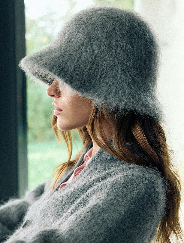 Голову в тепле. 20 модных шапок и головных уборов на зиму (фото 6)