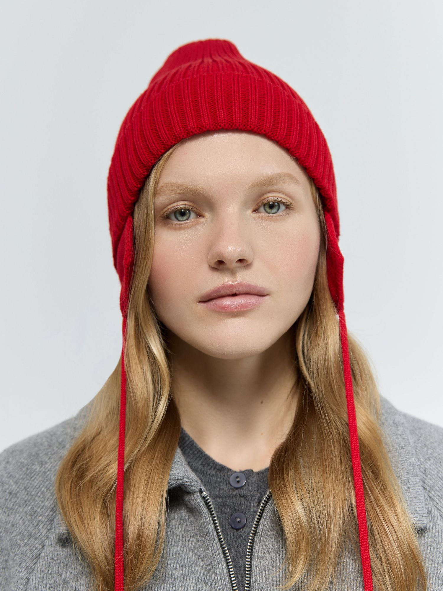 Голову в тепле. 20 модных шапок и головных уборов на зиму (фото 7)