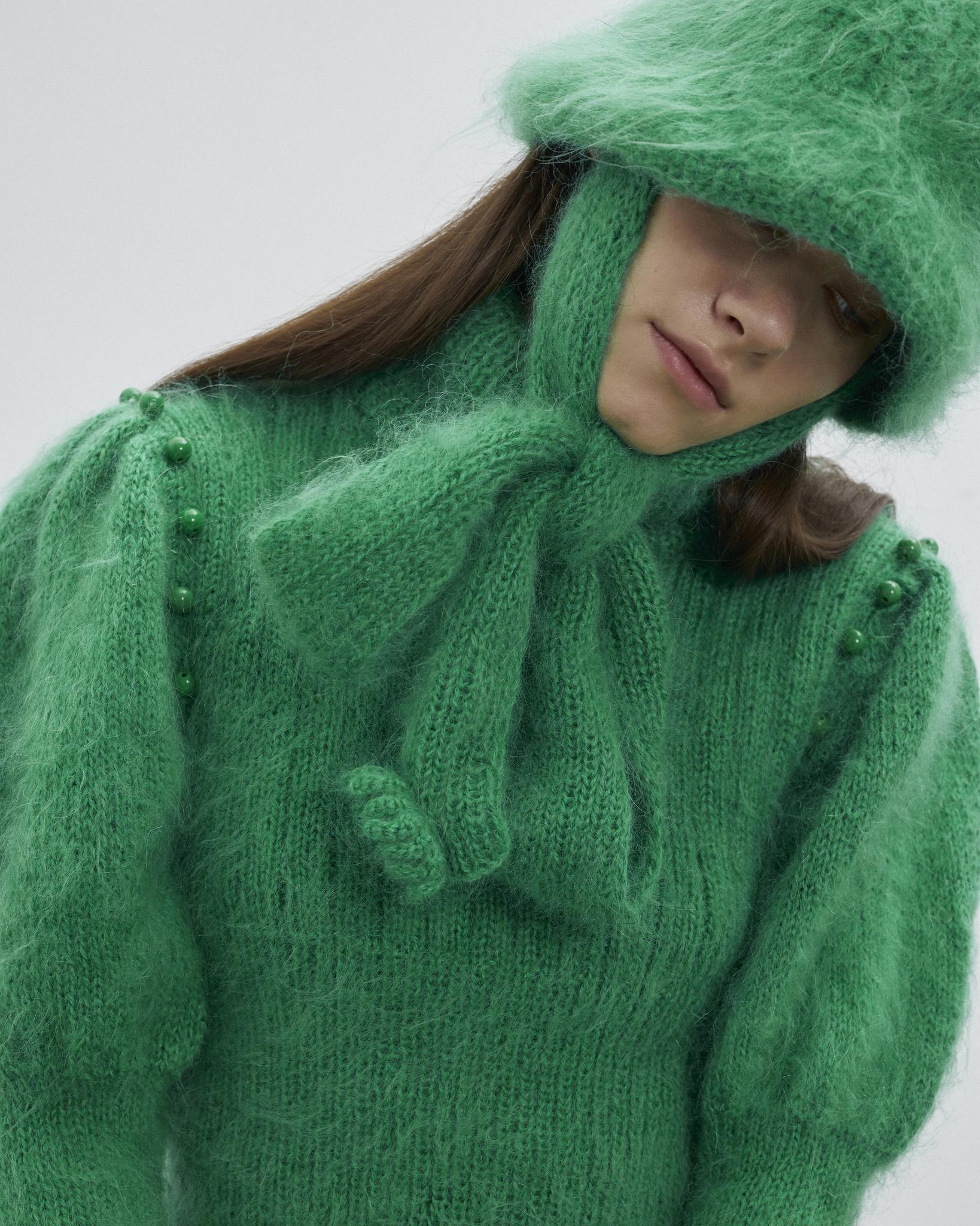 Голову в тепле. 20 модных шапок и головных уборов на зиму (фото 18)