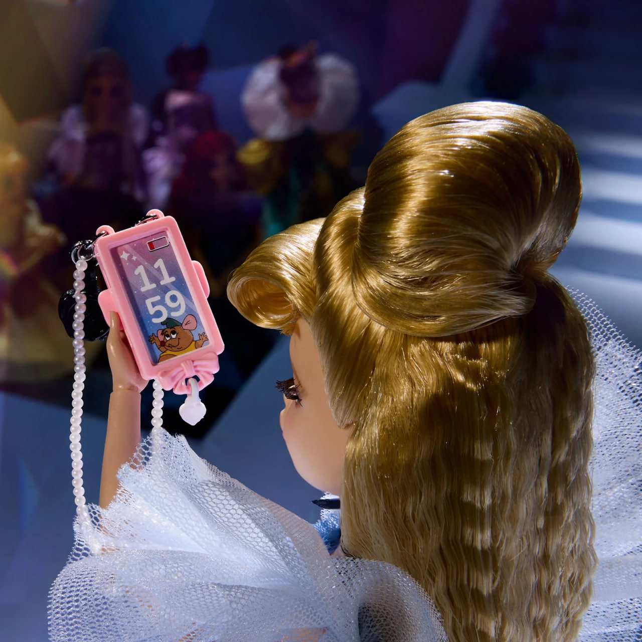 Модный дом Viktor & Rolf выпустил коллекционную куклу Золушку (фото 2)