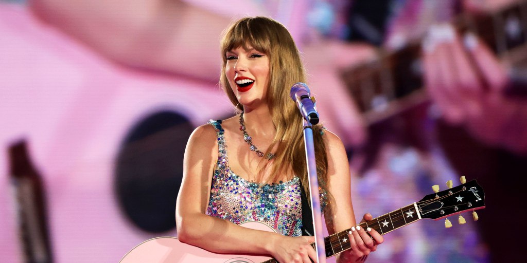 Тейлор Свифт вошла в состав Зала славы авторов песен (фото 1)