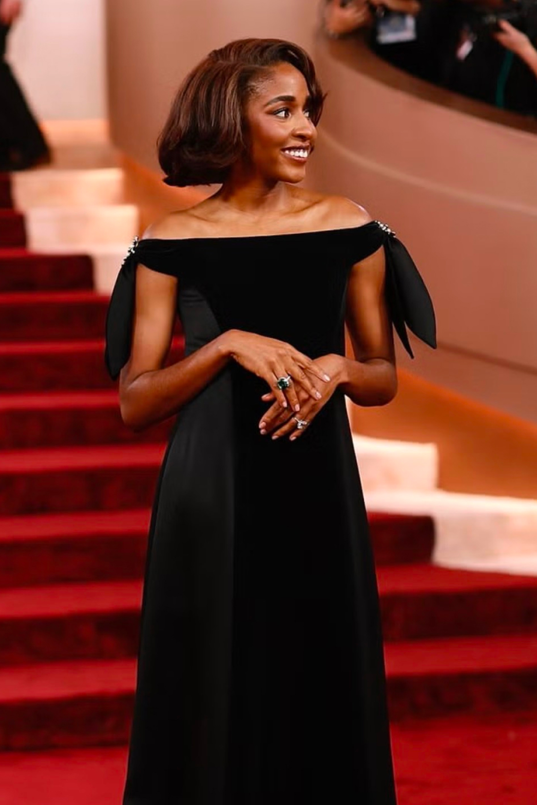 Главный бьюти-камбэк 2026 года? Боковой пробор как у Селены Гомес и других селебрити (фото 6)