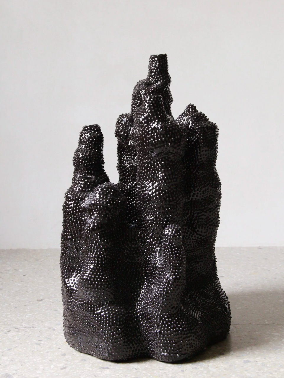 Керамика с характером. У каких российских художников искать объекты для интерьера (фото 4)