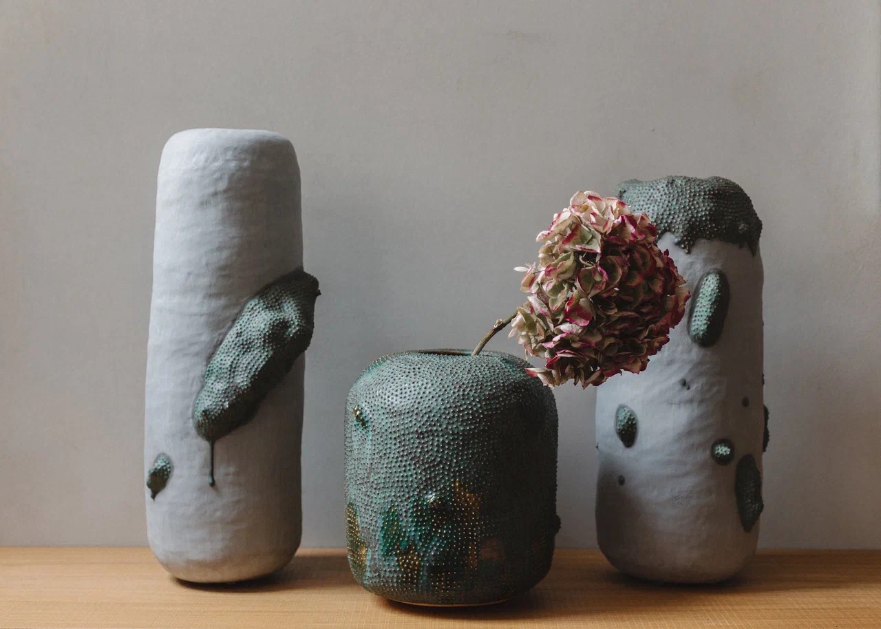 Керамика с характером. У каких российских художников искать объекты для интерьера (фото 5)