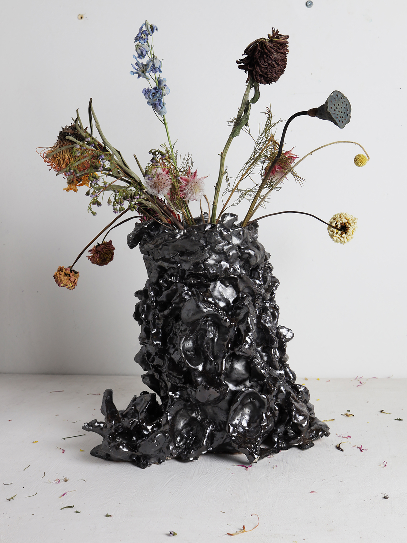 Керамика с характером. У каких российских художников искать объекты для интерьера (фото 18)