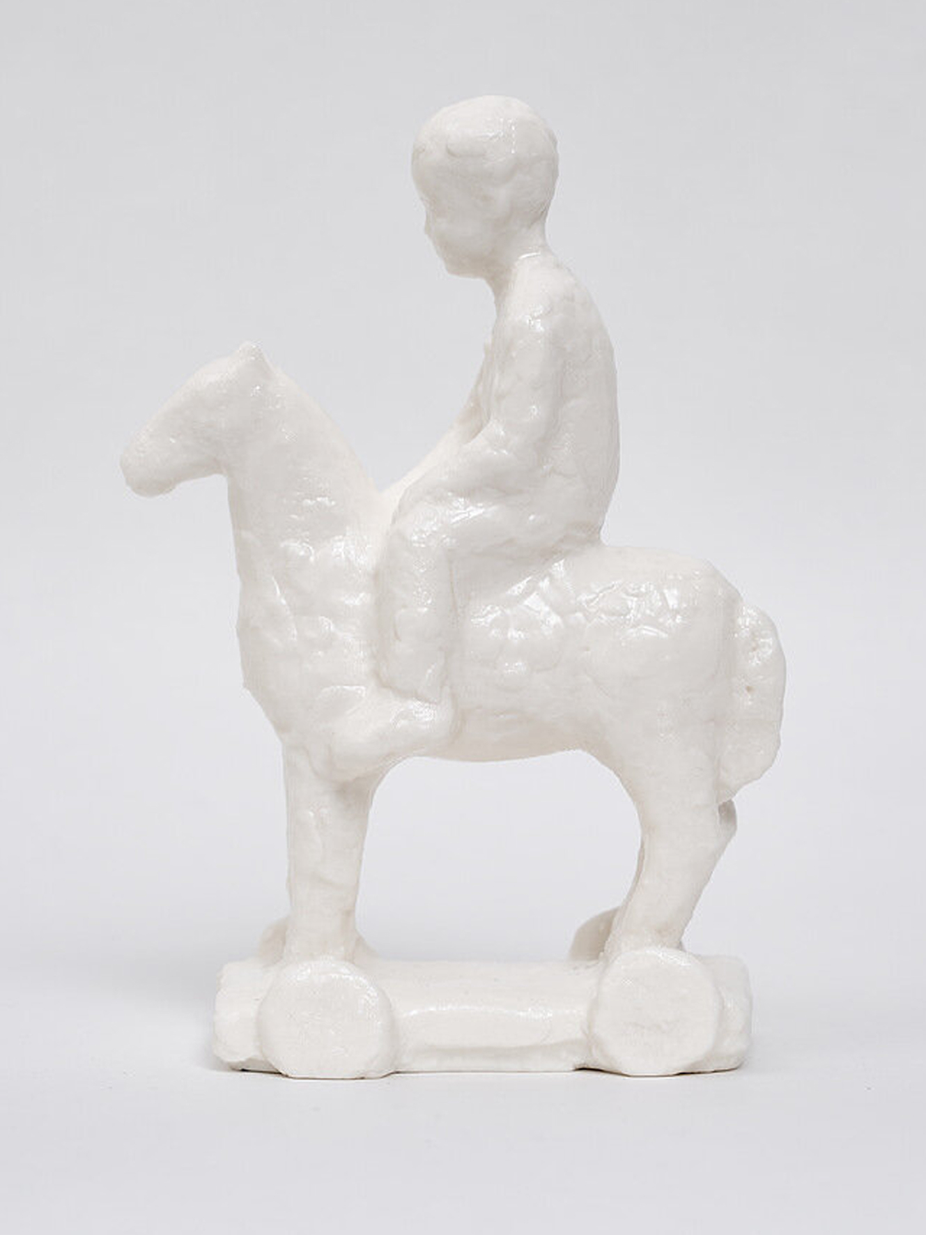 Керамика с характером. У каких российских художников искать объекты для интерьера (фото 19)