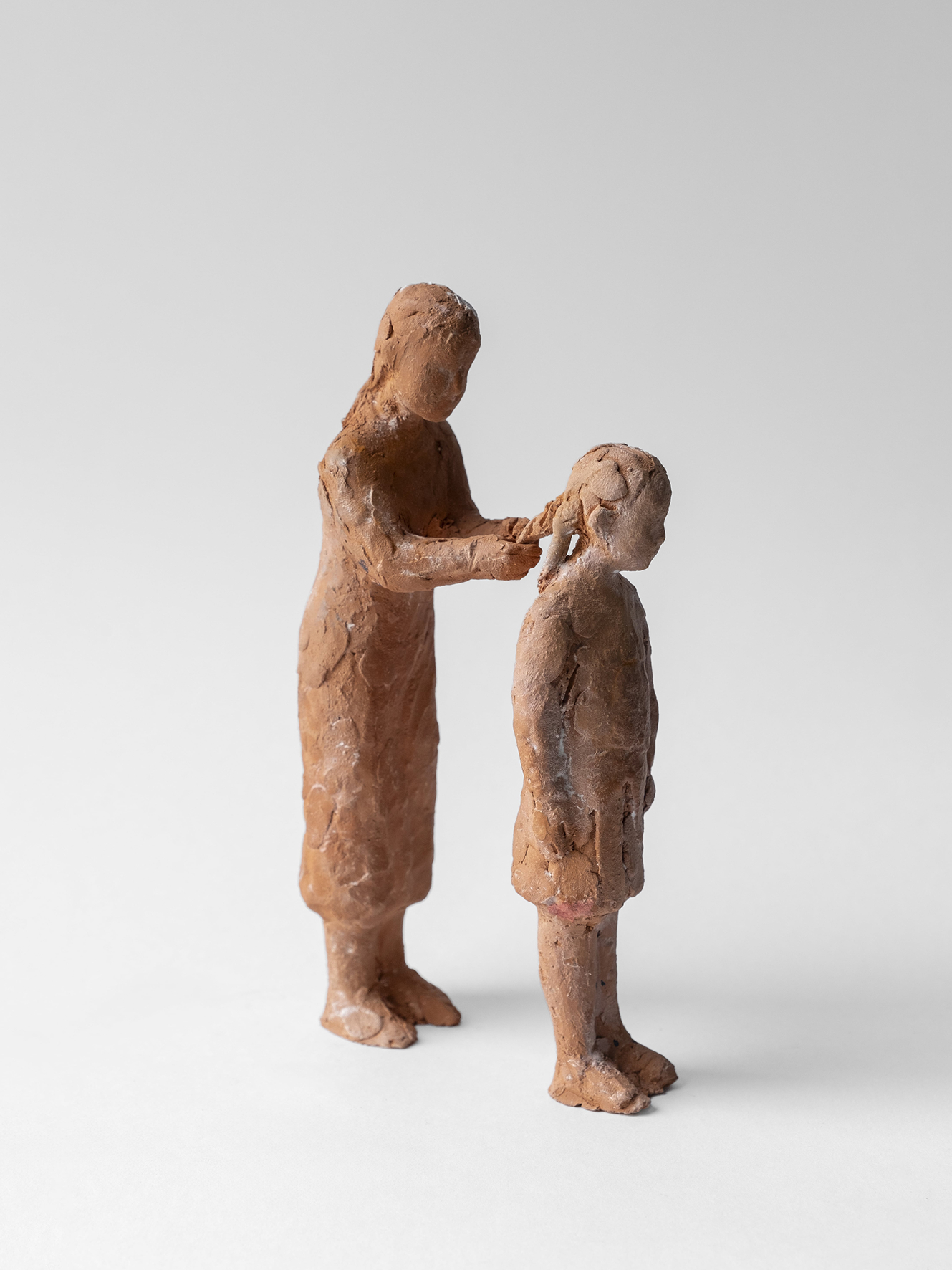 Керамика с характером. У каких российских художников искать объекты для интерьера (фото 20)