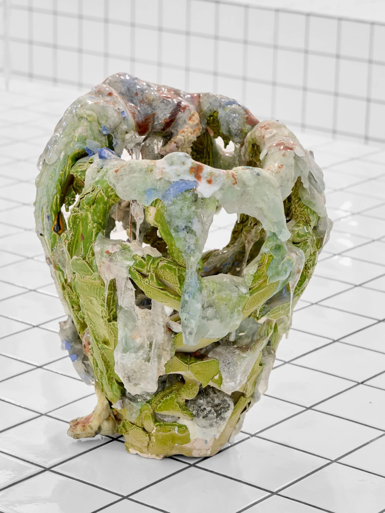 Керамика с характером. У каких российских художников искать объекты для интерьера (фото 21)