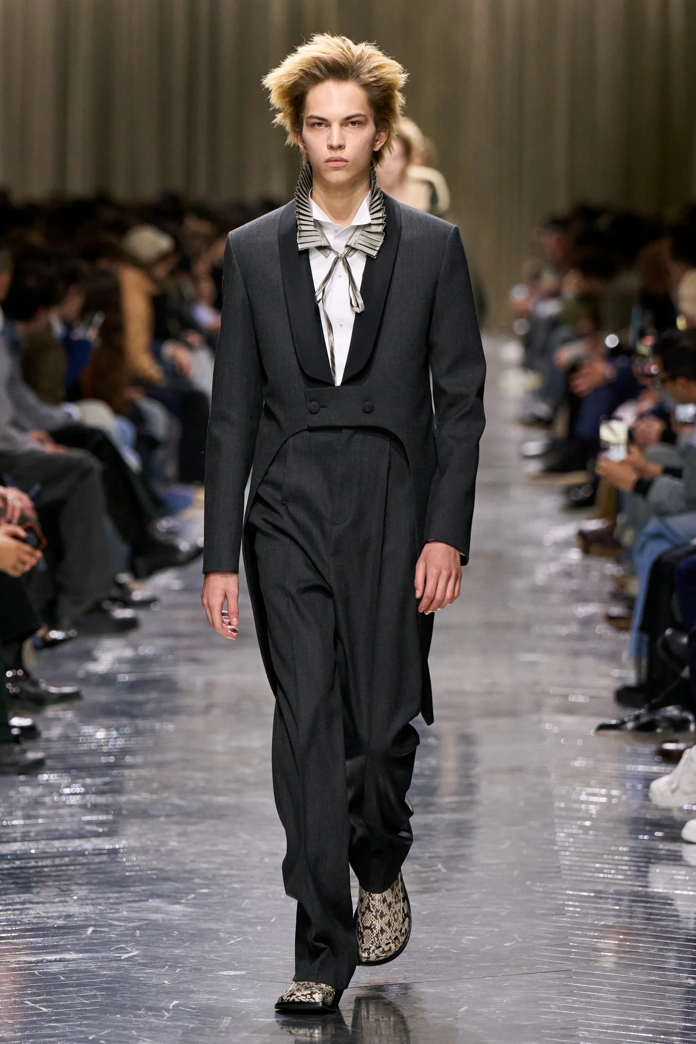 Чему нас научили мужские коллекции сезона осень-зима 2026? Идеи для повседневного гардероба (фото 10)