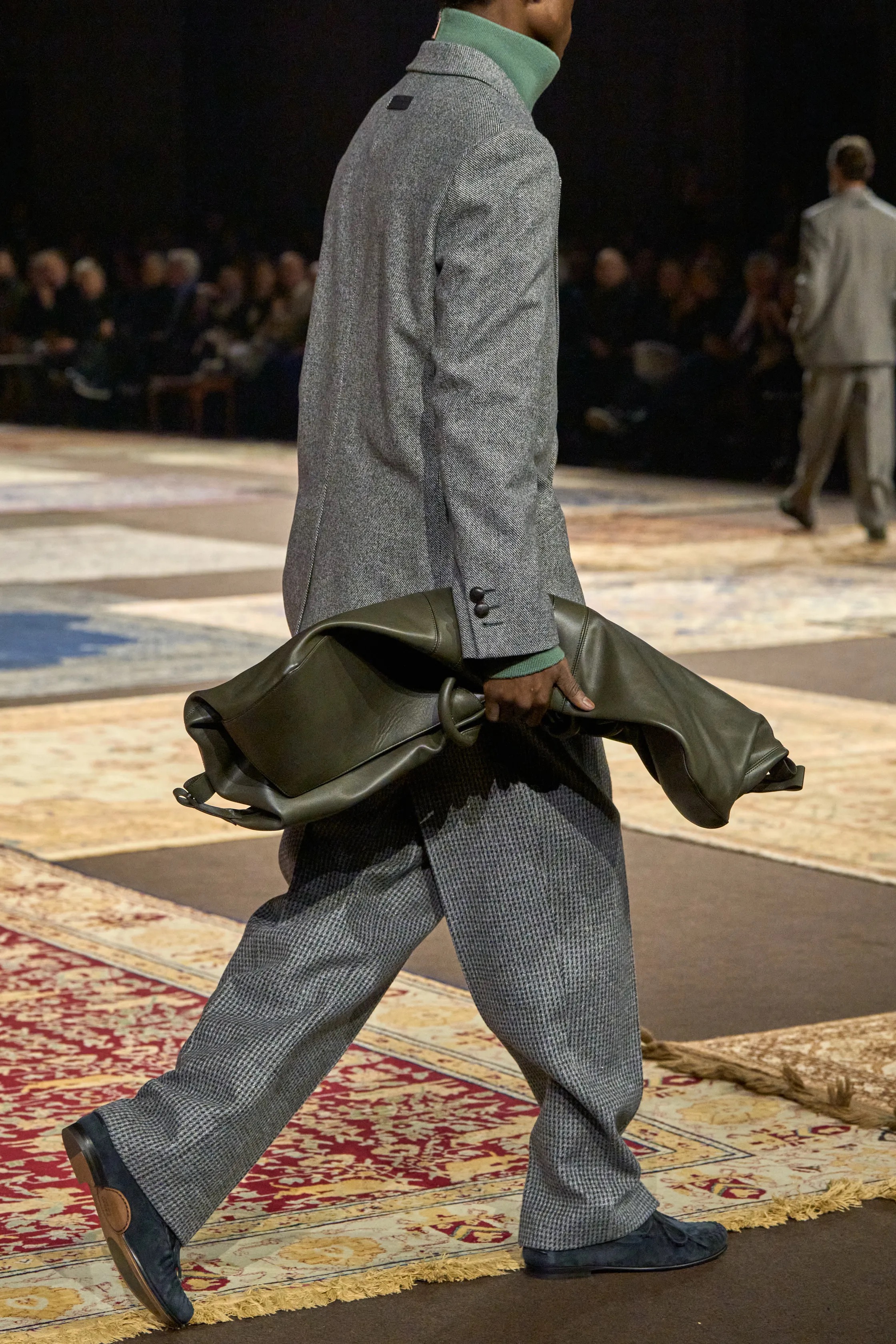 Чему нас научили мужские коллекции сезона осень-зима 2026? Идеи для повседневного гардероба (фото 56)