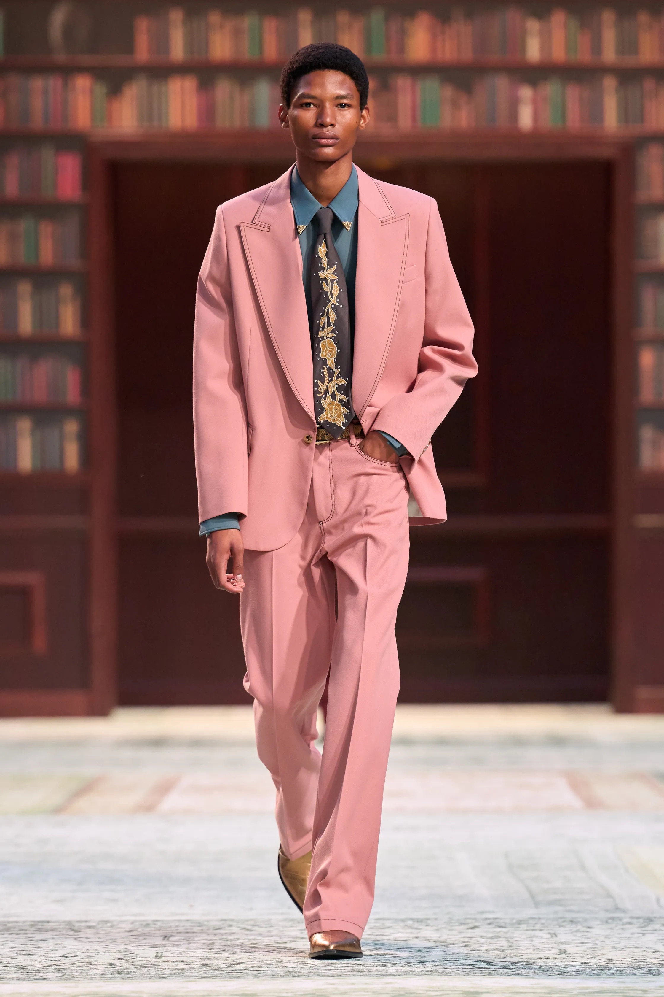 Чему нас научили мужские коллекции сезона осень-зима 2026? Идеи для повседневного гардероба (фото 69)