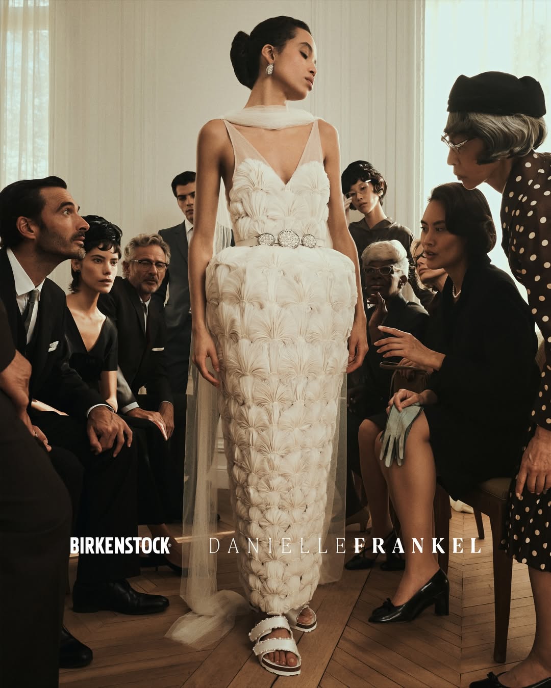 Birkenstock выпустит коллаборацию со свадебным брендом (фото 1)